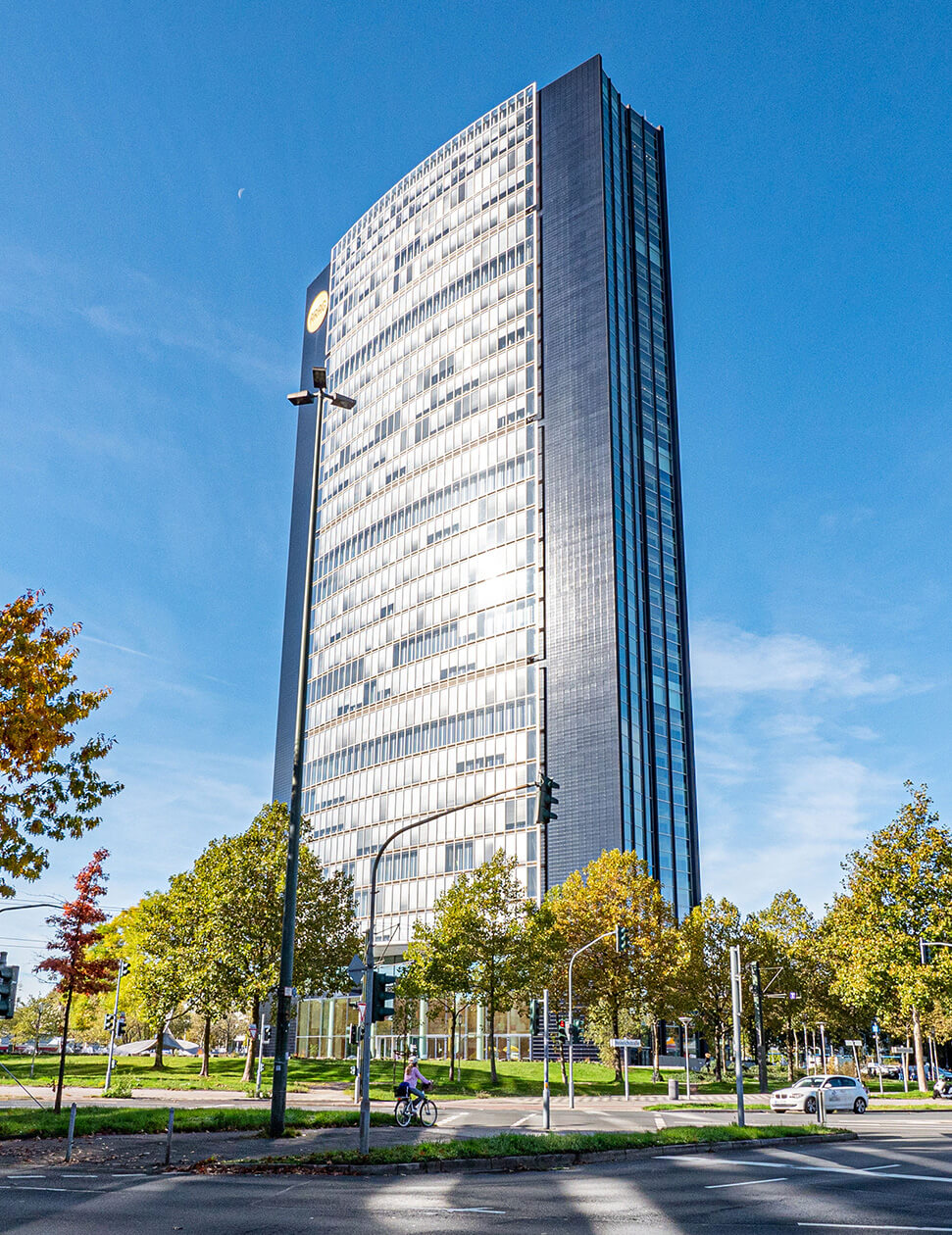 ARAG Tower – Forster + Partners mit RKW